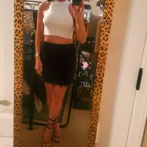 FOREVER 21 White Cropped Top Size Small